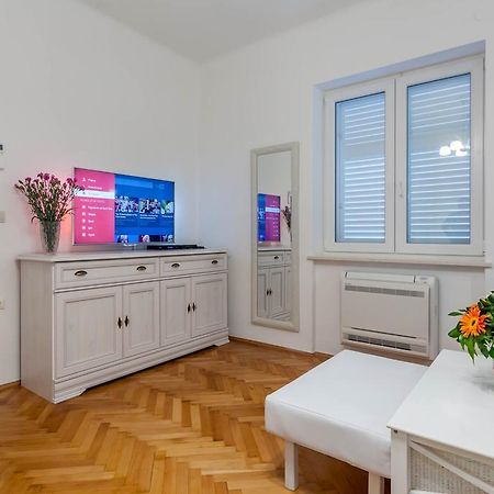 Chic Apartment In Center Split Værelse billede