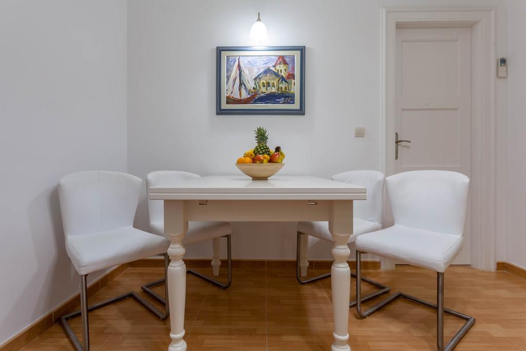 Chic Apartment In Center Split Værelse billede